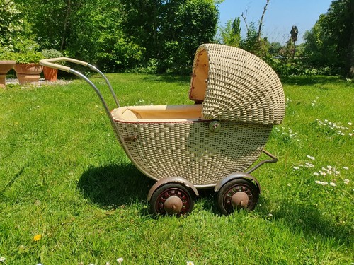 Antiker korb puppenwagen - korb-puppenwagen, groß