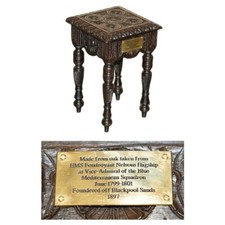 EXQUISITER BEISTELLTISCH AUS