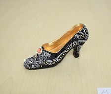 1x Nostalgia Miniatur Deko Schuh - Modell VD109 -Pumps schwarz m. roter Stein