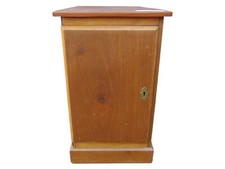 Art Deco Schränkchen aus