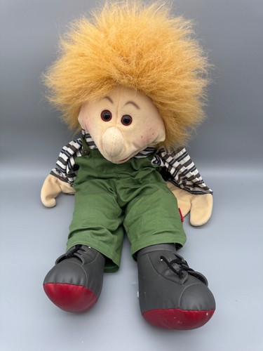 Living puppets pelle - puppets,