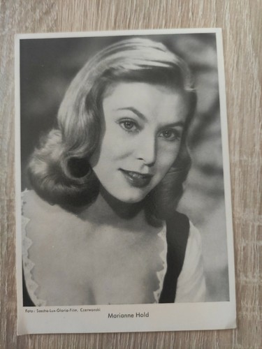 Marianne hold alte - marianne,