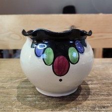 Art Deco Stil handgetopft und