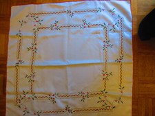 ?VINTAGE ALTE TISCHDECKE BESTICKT MIT WEIHNACHTSBEEREN  quadratisch 85x85cm ?