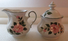 hübsches Set Milchkännchen &