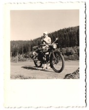 4 Fotografien Albert Widmaier, Neustadt bei Coburg, Motorrad NSU, Paar während  