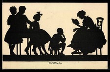 Kinder lauschen einem