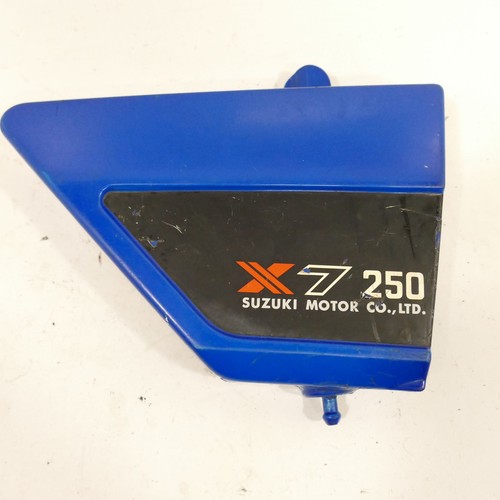Suzuki 250 seitendeckel - x7,