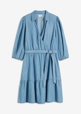 Wickelkleid mit ausgestelltem