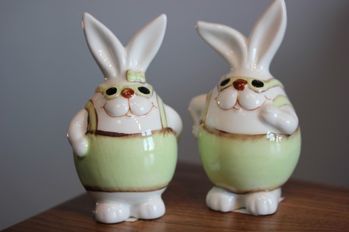 Niedliches osterhasenpaar aus - osterhasenpaar,