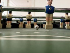 Stabiler schicker Tischkicker