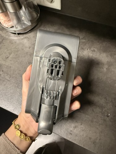Dyson v12 detect - detect, absolute