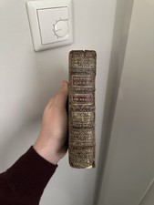 Altes dekoratives Buch