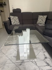 Moderner Couchtisch mit