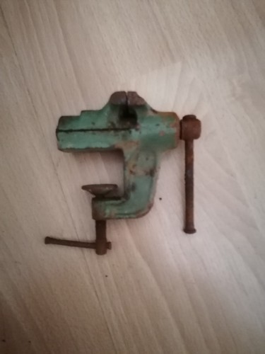 Kleiner schraubstock alt - kleiner,