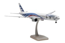Hogan Boeing 777-300ER House Color "World Tour" N5017V 1:200 Modellflugzeug