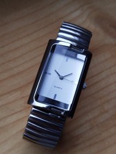 Vintage Tank Design Uhr (2004)