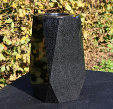 Grabvase in Form eines