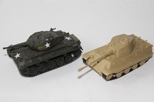 2 Modellpanzer  M 41 und Tiger