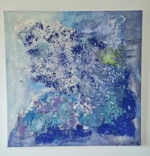 Blaue Pigmente auf Strukturpaste