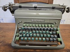 Alte Schreibmaschine zu