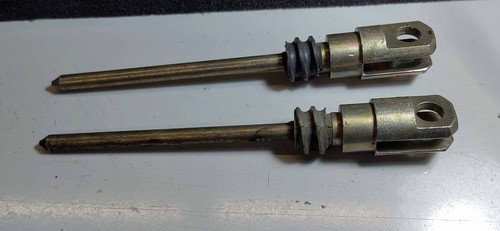 Federaufnahme vorderfeder - 2x,