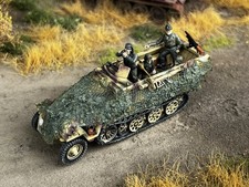 1:72 Sd.kfz. 251/1 Ausf. D mit Besatzung von PSC, gebaut, gebrusht, gealtert