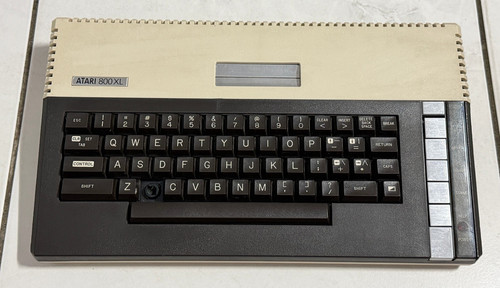 Atari 800 home computer - atari,