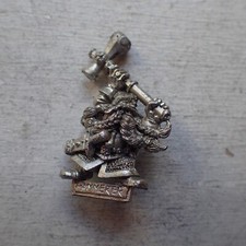 Citadel Warhammer Classic 90s Dwarf Hammerer Command Champion