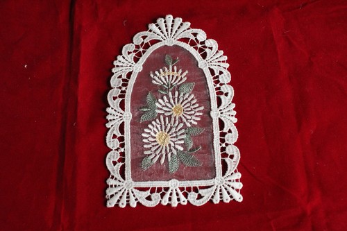 Kleines fensterbild spitze mit - spitze,