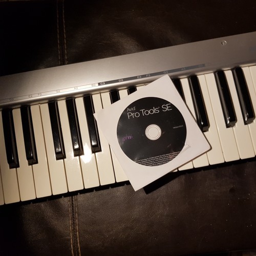 Avid keystudio audio - /, m