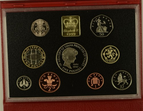 Royal mint deluxe red - mint,
