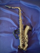 C. Giant Tenorsaxophon –