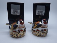 2 X ROYAL CROWN DERBY NESTING GOLDFINCH BRIEFBESCHWERER
