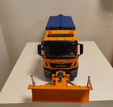 Bruder Schneeräumfahrzeug