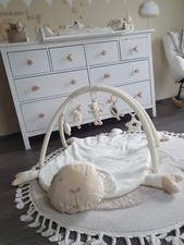 Krabbeldecke mit Spielbogen von Fehn