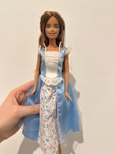 Barbie Erika sings (the