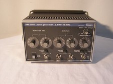 PHILIPS PM 5705  PULSE GENERATOR   0,1 Hz-10 MHz