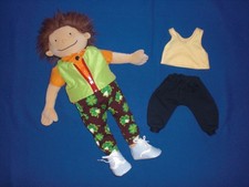 Jako-O Anziehpuppe Anton - Anziehen lernen - Puppe Stoffpuppe & diverse Kleidung