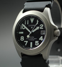 Near MINT Citizen Promaster Eco-Drive 7878-H16714 35mm Quartz Titanium Herren