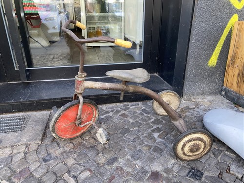 Altes dreirad von wisa - von, gloria?