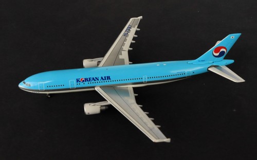 Flugzeug modell 400 - flugzeug,
