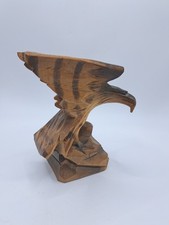 Holzfigur Adler auf Felsen –