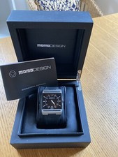 momo design Titan Uhr, Top