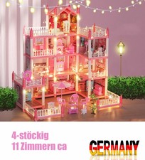 Puppenhaus mit Möbeln und