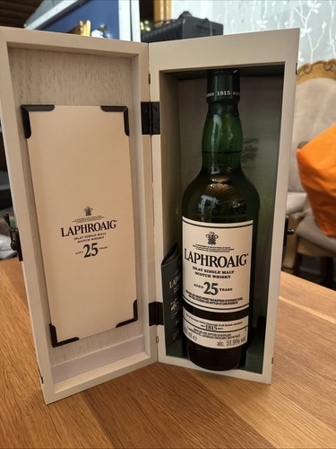Laphroaig caskstrength - in,