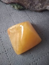 Seltene Milchbernstein Pyramide Reine Handarbeit