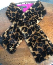 Louis Vuitton NerzSchal in Leopardoptik,  rosa Innenfutter von Stephen Sprouse