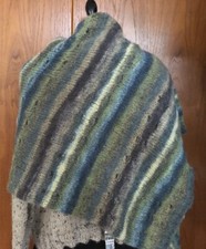 Großes handgestricktes Tuch