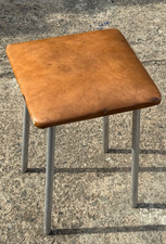 1x DDR Hocker Hellbraun mit Metallgestell Alu - Wohnzimmer, Küche Vintage 70er